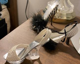 1999 Just the Right Shoe - Sea of Pearls Mini Shoe Figurine