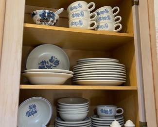 Pfaltzgraff Blue Yorktowne Dinnerware Set