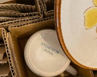 Yellow/White/Orange Floral Design Stoneware Dinnerware Set - Made in Japan