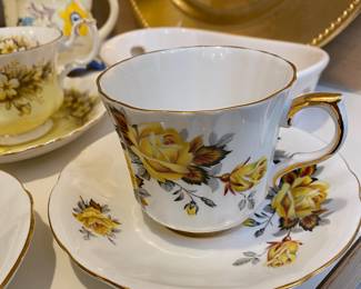 Royal Windsor Teacup & Saucer - Yellow Rose Design