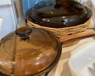 PYREX 1.5 Quart Amber Glass Casserole Dish with Basket, Corning Visions 1 L Amber Glass Spout Saucepan 