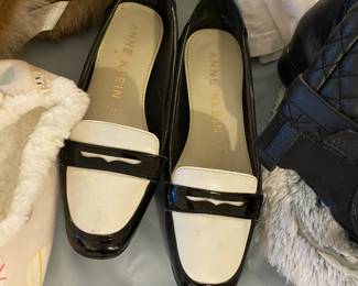 Anne Klein Black/White Loafers