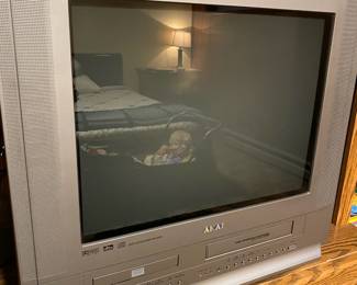 Akai TV with DVD/VHS Player - CFTD2085