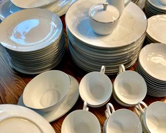 Noritake Whitebrook Dinnerware Set