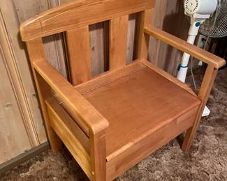 Oak One Person Bench with Storage