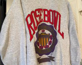 Hanes "Rose Bowl" University of Washington Huskies Sweater - Size Large