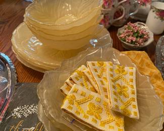 Cabbage Themed Yellow Glass Dinnerware Set