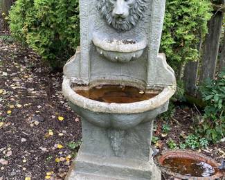 Lion Head Stone Fountain