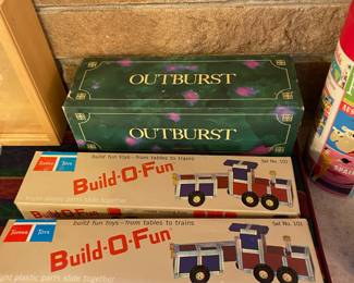 2 Tupper Toys Tupperware Build-O-Fun in Box