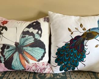 Lots of decorative pillows!
