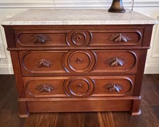 Vintage 3-drawer dresser with marble top