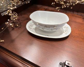 H10 - $195 - Heinrich H & Co. Selb Bavaria Germany. Service for 12. "Windblown"