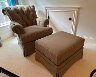 G4 - $300 - Paladin Chair & Ottoman. Chair measures 36.5" wide x 37" tall. Was in a guest bedroom - barely used. EXCELLENT condition!