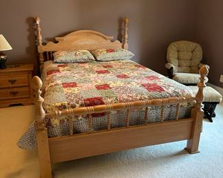 G9 - $175 - Queen Bed & Mattress