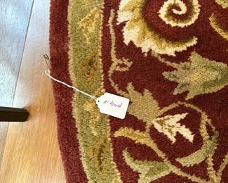 R5 - $175 - 8' Round. Safavieh Wool Rug.