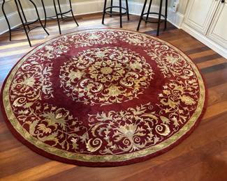 R5 - $175 - 8' Round. Safavieh Wool Rug.