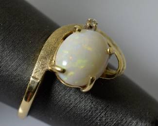 Vintage Opal and Diamond Accent Ring in 14k Yellow Gold Size 5.5 -- $320