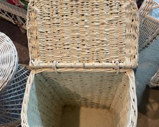 Antique White Wicker Hamper with Hinged Lid 