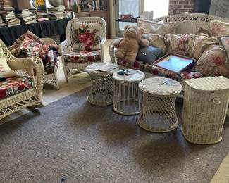 Vintage White Wicker Furniture 