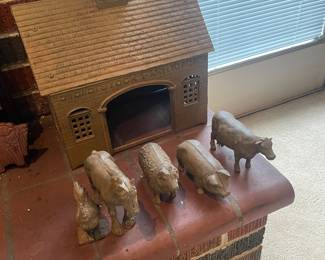 Vintage Cast Iron Stock Farm/Barn - 5 Animals (Horse, Cow, Sheep, Rooster and Pig)