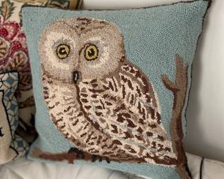 Owl Pillow Hand Hooked Wool Throw Pillow 18”Sq Blue Brown Blk Velvet Back W/Zip