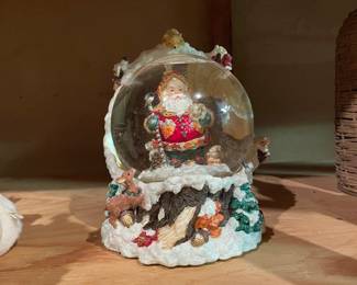 Christopher Radko Frosty Leaf Santa Snow Globe