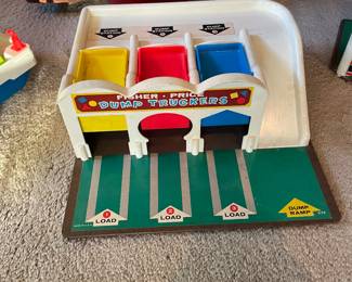 Vintage Fisher Price Little People Dump Truckers #979 