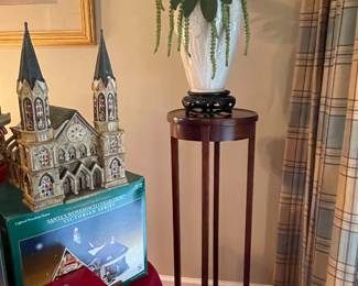 Plant stand & floral