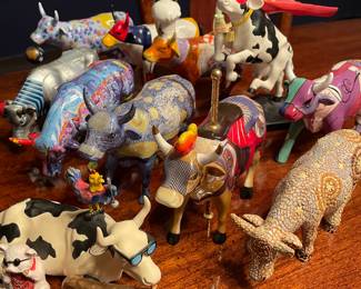 Chicago cow figurines