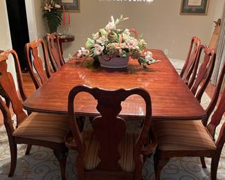 Gorgeous cherry dining table & chairs