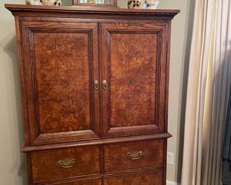 Armoire/desk