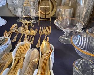 Gold tone flatware, 92 pcs