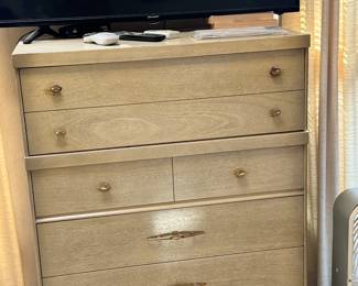 Vintage Chest of drawers 