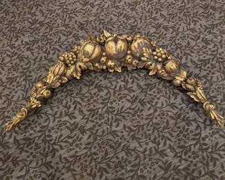 Insanely gorgeous Gilt laurel with leaves and veg/fruit. 52" wide