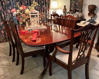 Inlaid Wood Claw Foot Dining table w/3 leaves & 6 Chairs