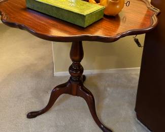 Vintage Clover Table