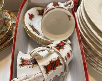 Teacups & Saucers
