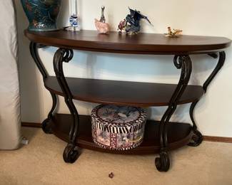 Entry way table