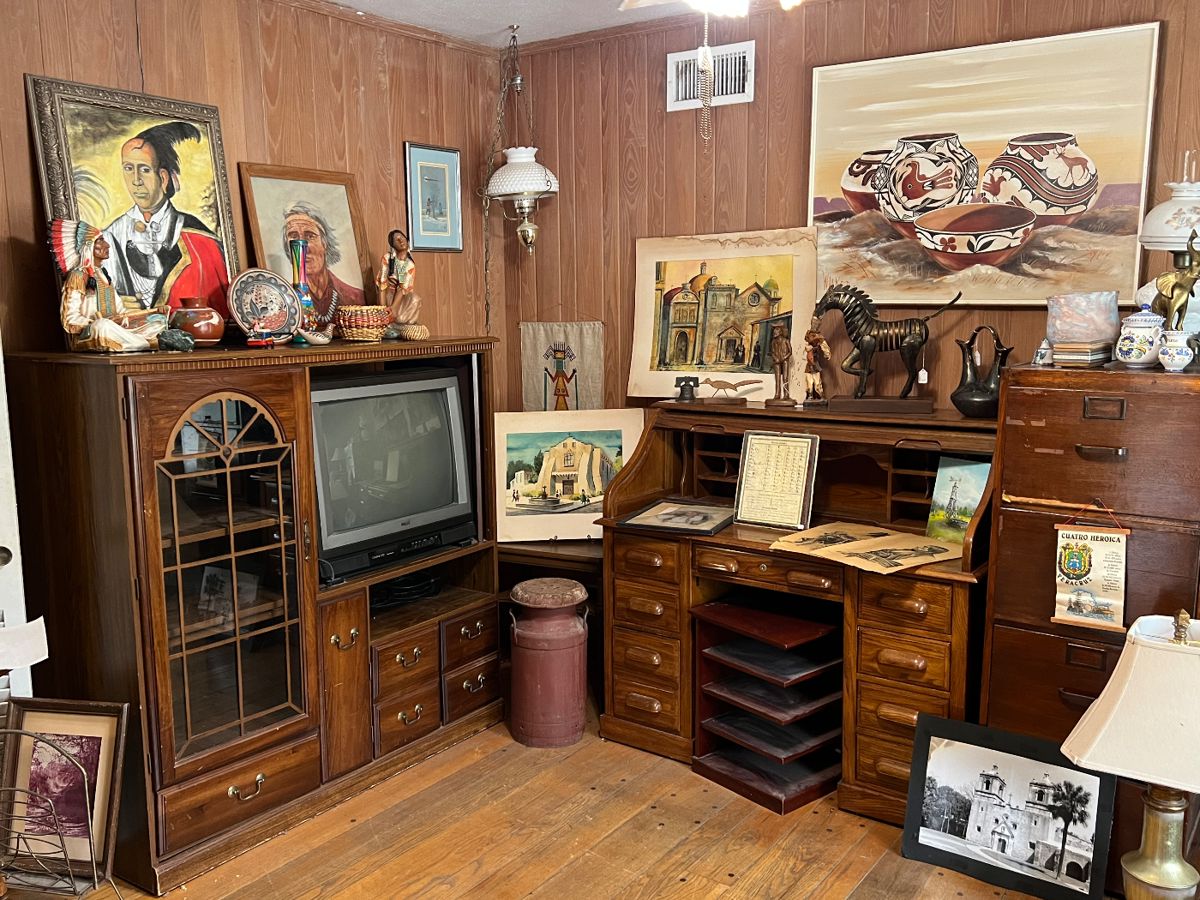 SWANN ESTATE SALES Casa Linda Area Sale starts on 10/27/2023