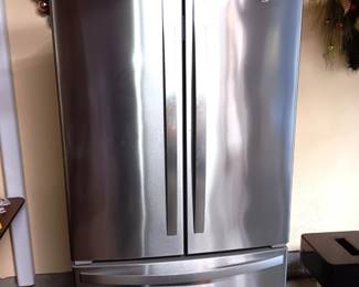 Whirlpool - like new $900