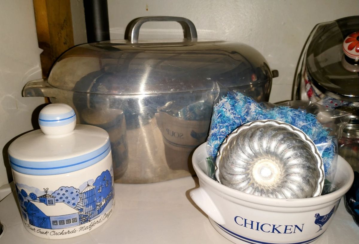 Overland Park Estate Sale Sewing, Fabric,... starts on 10/28/2023