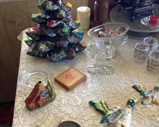 Vintage Atlantic Mold ceramic Christmas tree
