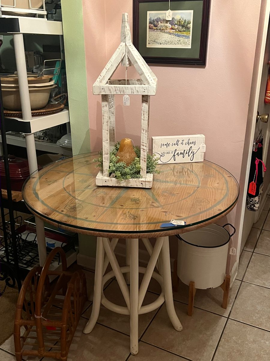 Multi family Estate Sale in Tallahassee, FL starts on 10/27/2023