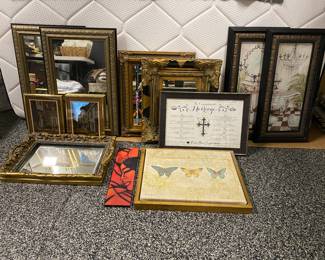 Decorative artwork and mirrors 