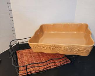 Large casserole dish with metal tray appears new