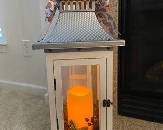 Beautiful flickering candle piece