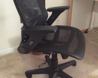 Ergonomic adjustable office chair