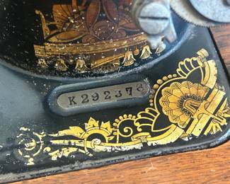 1902 Singer Sewing Machine with Cabinet & Top