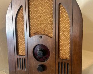 RCA Cathedral Radio T4-8