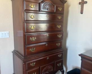 Thomasville Queen Anne Style Highboy 